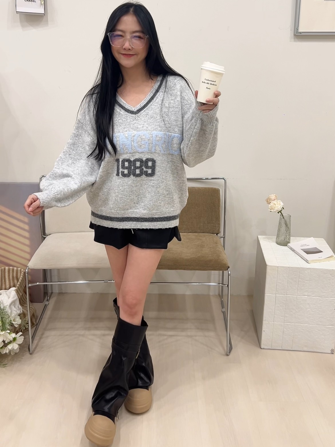 美式復古字母V領毛衣