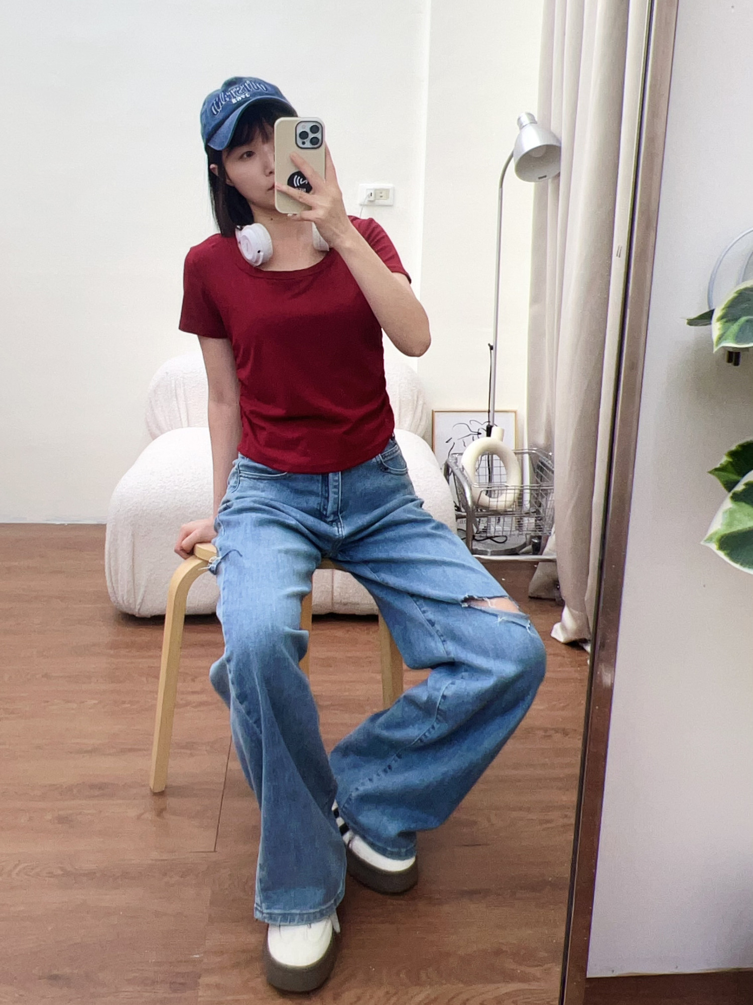 側抓皺圓領修身上衣