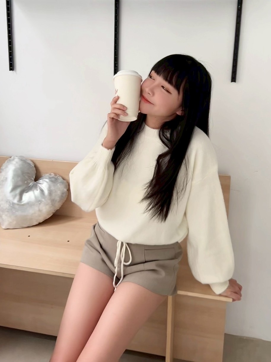 泡泡袖抽繩針織短版上衣