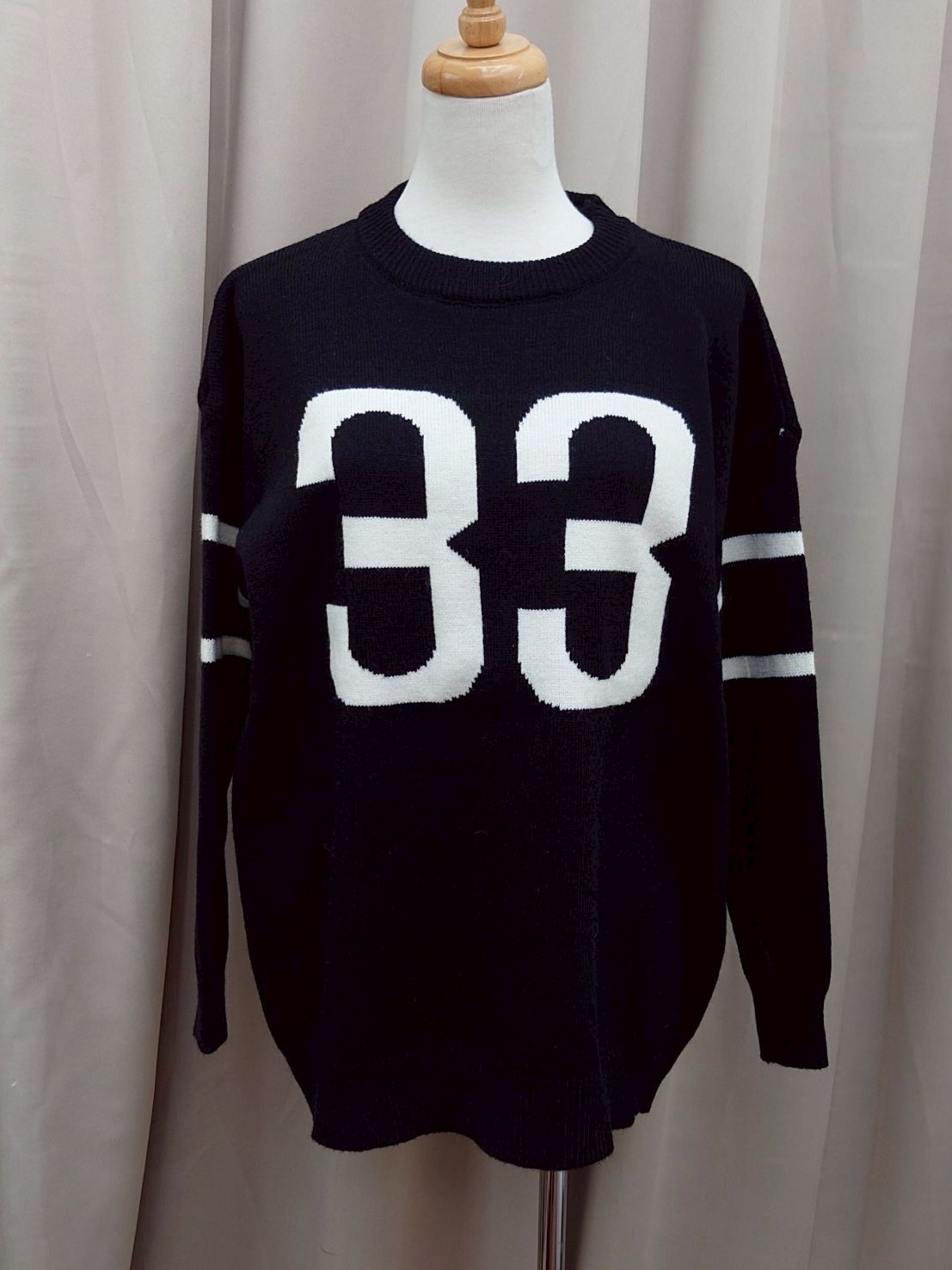 潮流數字馬蹄針織上衣<首周限定優惠$590中>