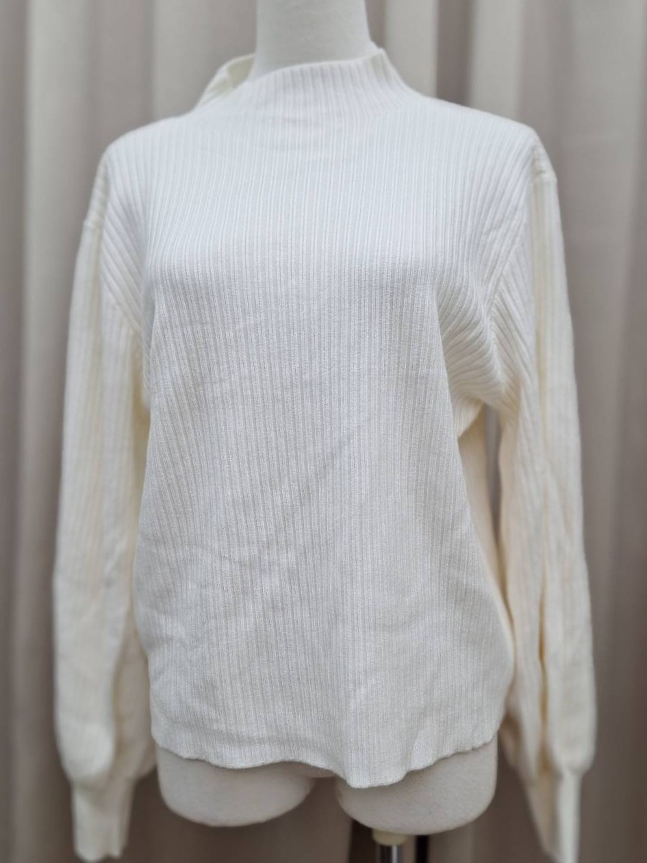 小立領泡泡袖坑條針織上衣<首周限定優惠$599 2件$1100中>