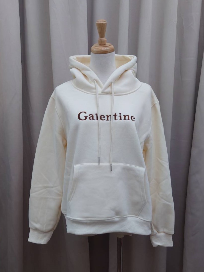 英文刺繡加絨連帽大學T<首周限定優惠$590中>