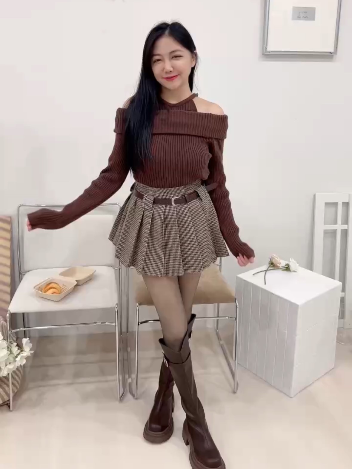 假兩件削肩一字翻領針織上衣<首周限定優惠$499中>