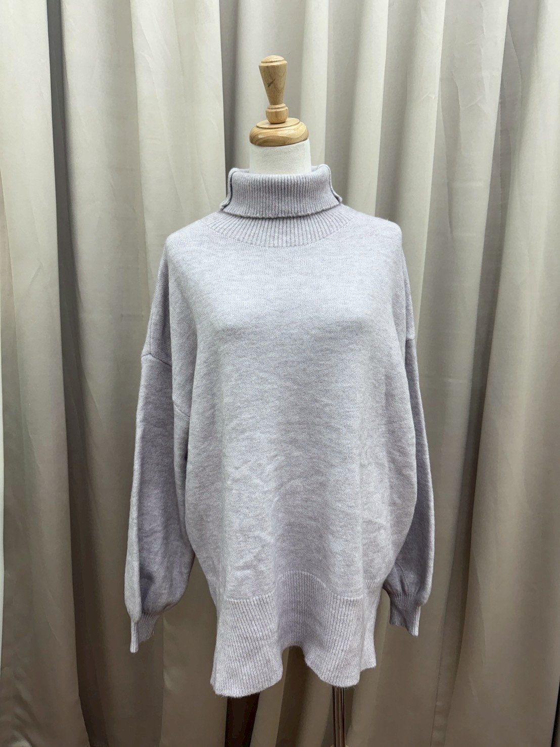 高領泡泡袖開衩長版毛衣