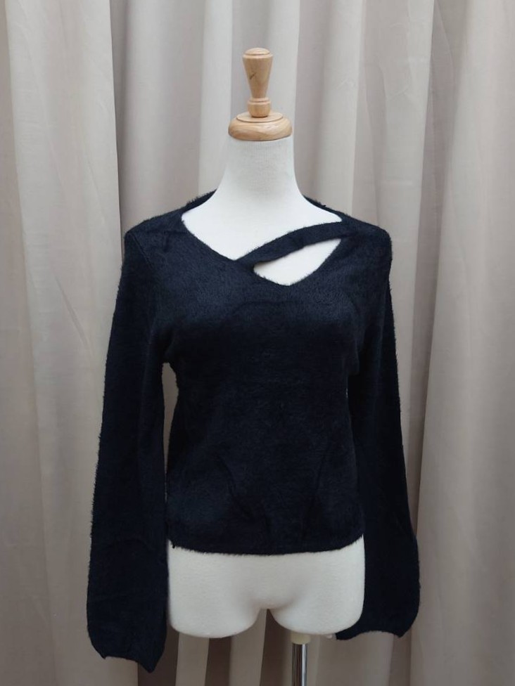 不對稱挖空水貂毛上衣