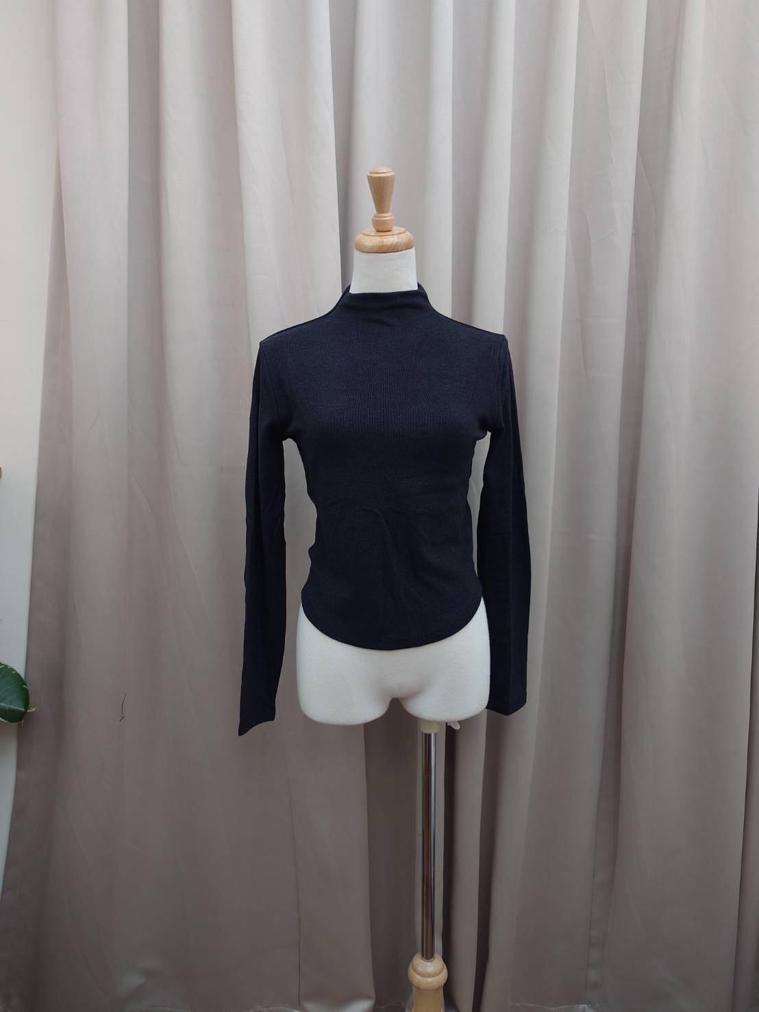 柔軟半高領圓弧打底上衣