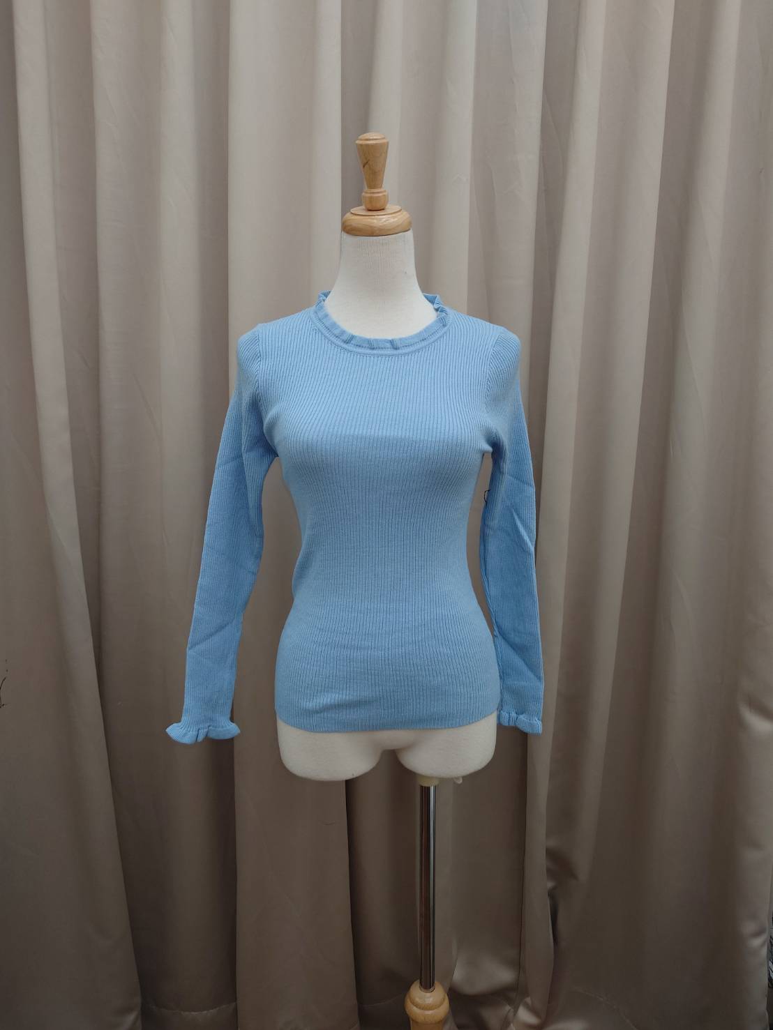 荷葉邊合身長袖打底上衣