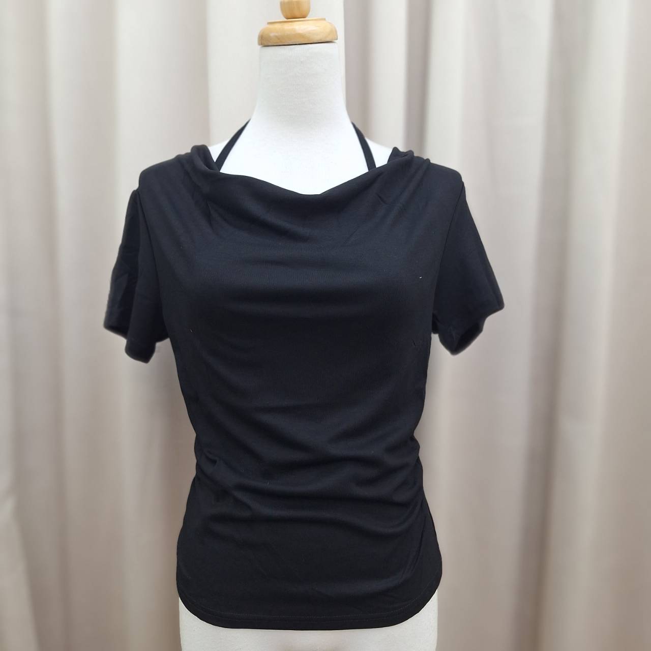 微慵懶垂領繞脖上衣(首周優惠299)