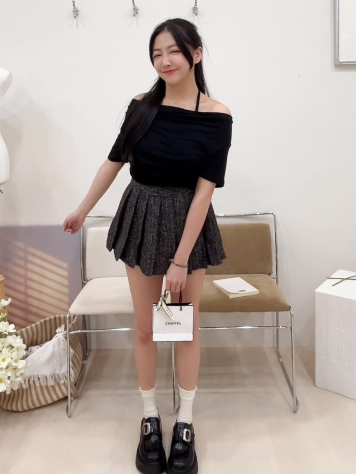 微慵懶垂領繞脖上衣(首周優惠299)