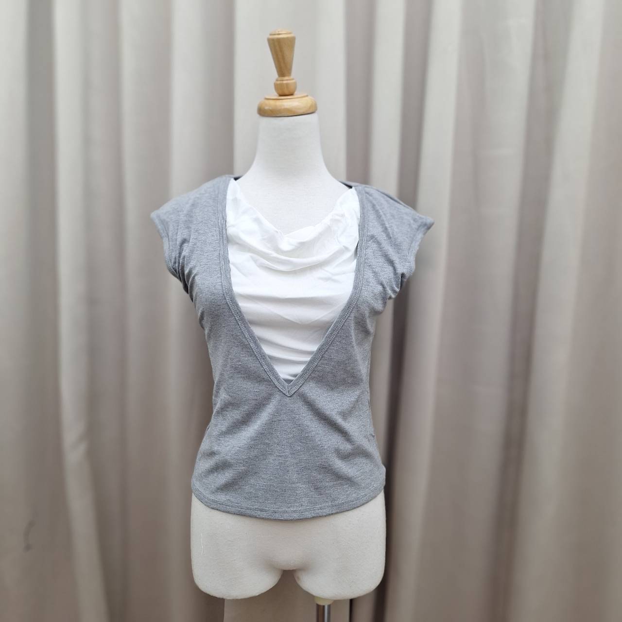 假兩件大V領上衣(首周優惠299)