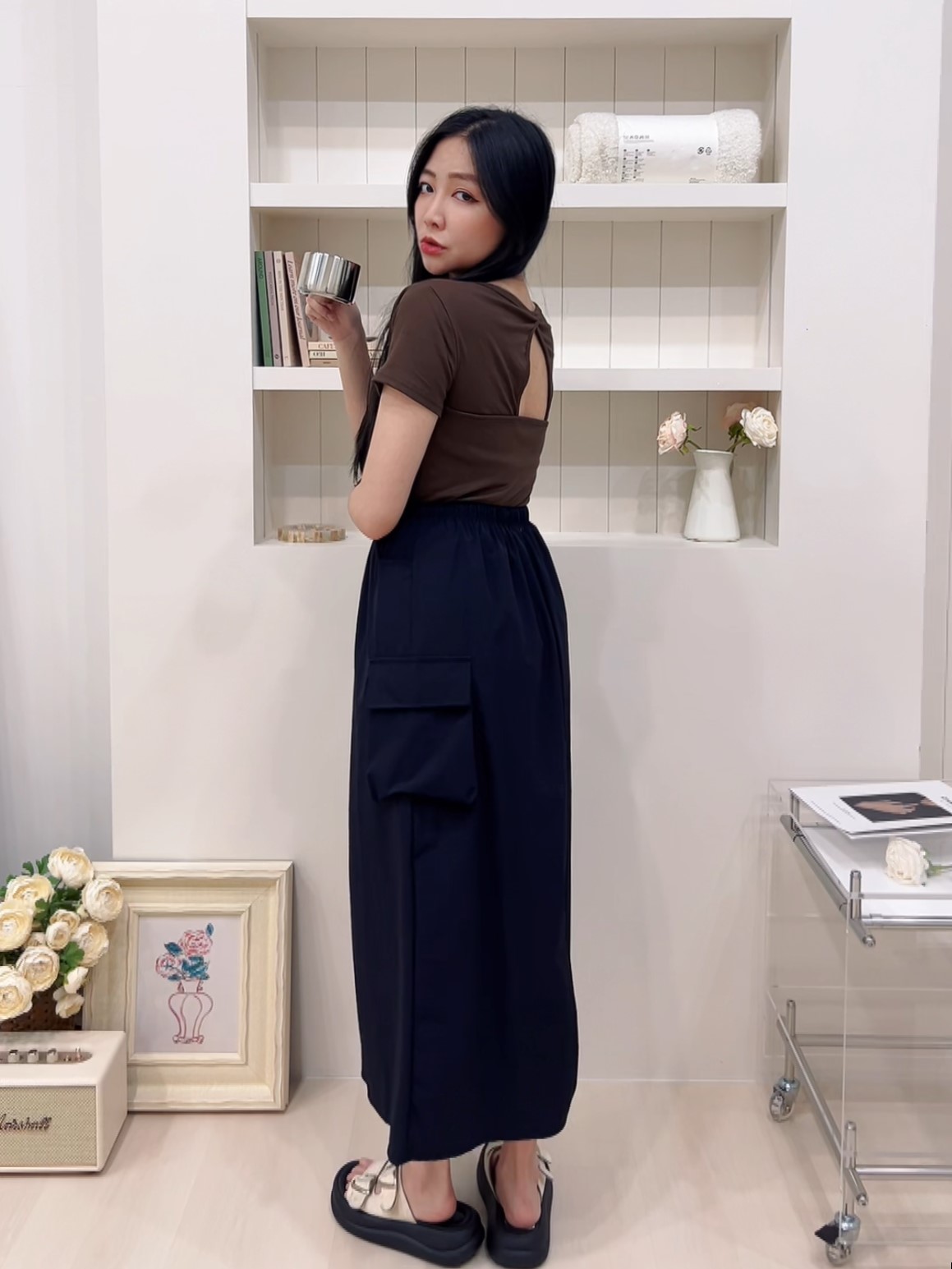 挖洞美背短袖上衣(首周優惠$295)