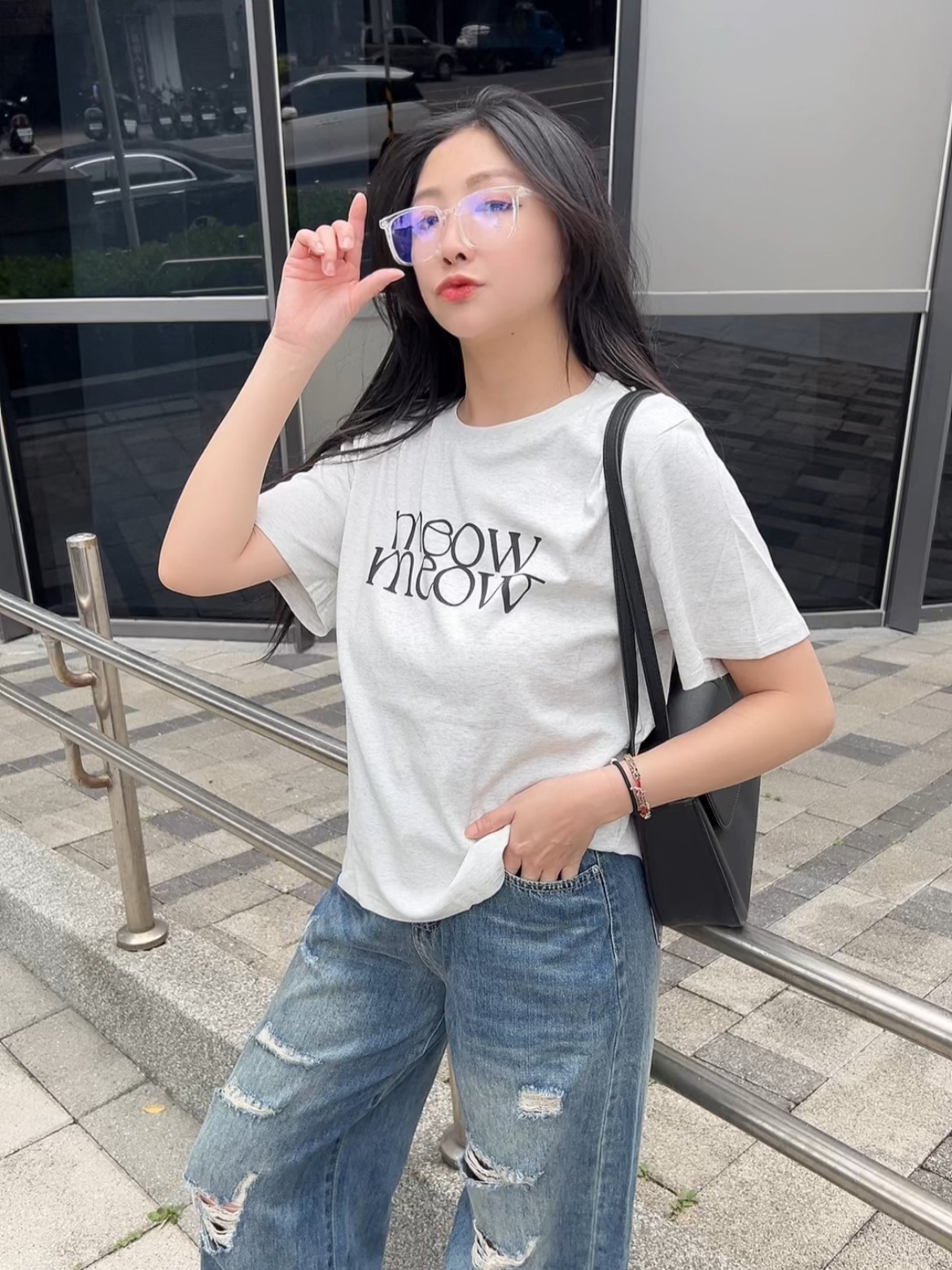 MEOW字母印花短袖上衣(限時優惠$395)