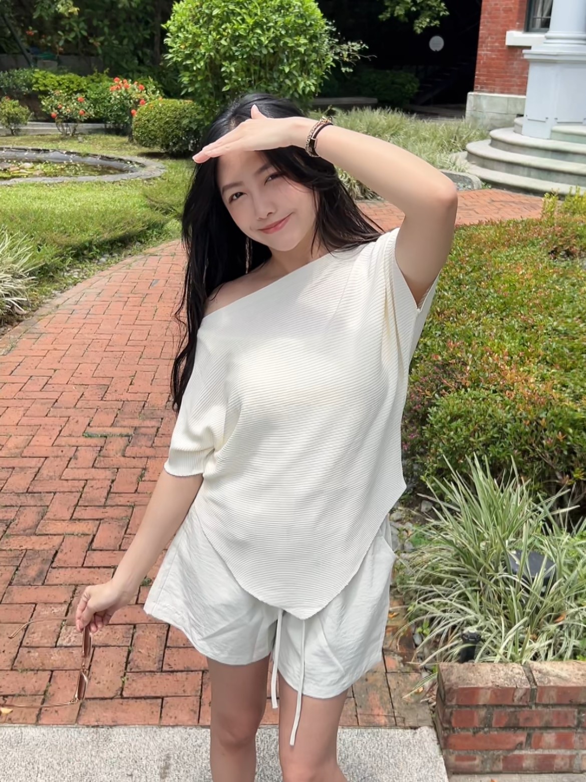 下擺不規則極簡針織上衣(限時優惠$399)