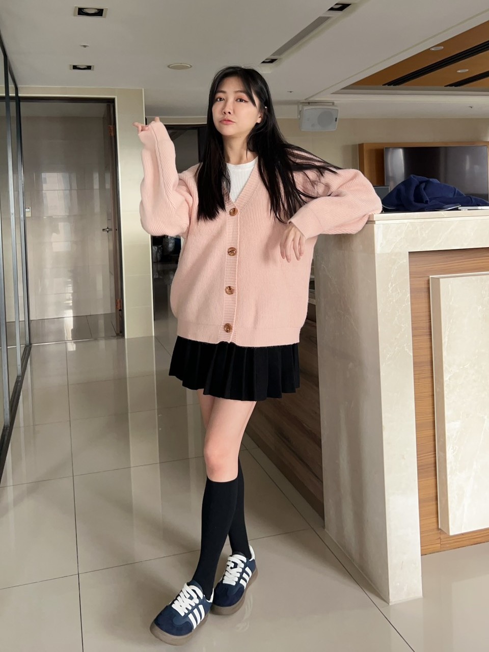 慵懶V領羅紋針織外套<首周限定優惠$499中>