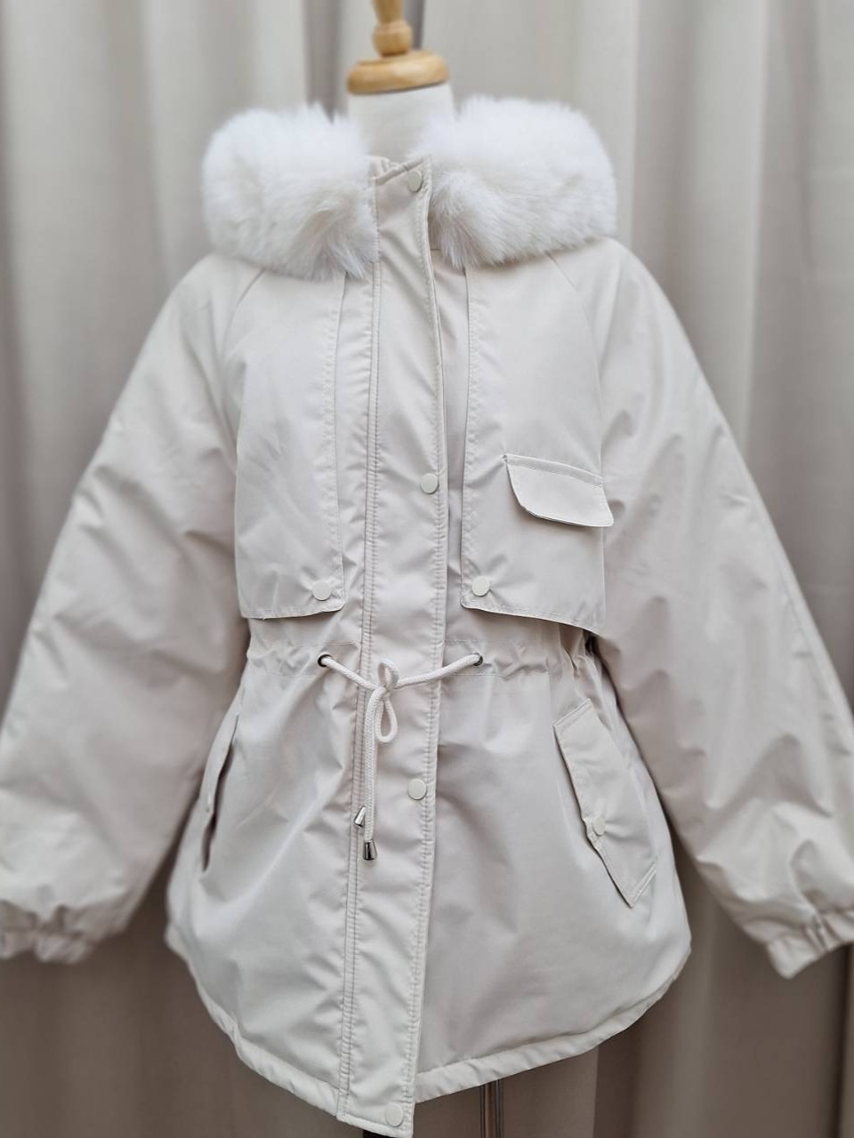 柔絨蓬領鋪毛抽繩外套<首周限定優惠$1130中>