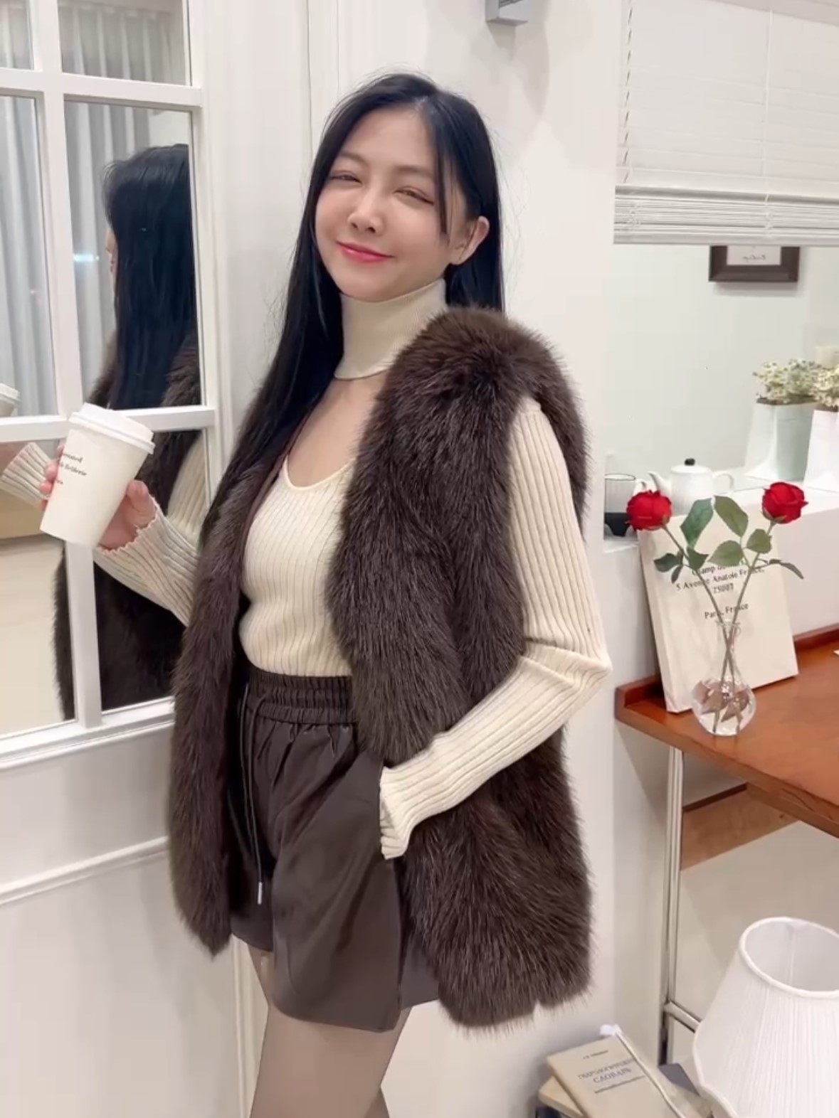 輕奢感長版無領毛毛背心<首周限定優惠$590中>