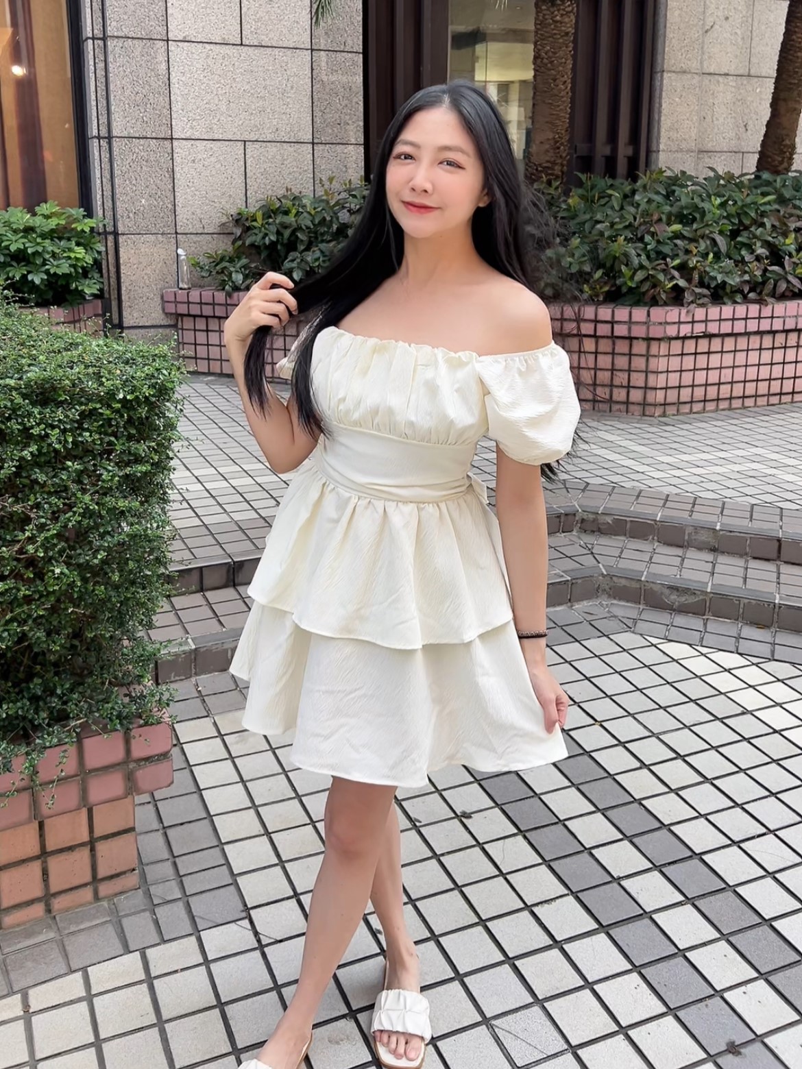 收腰顯瘦後背簍空蝴蝶結洋(限時優惠$490)