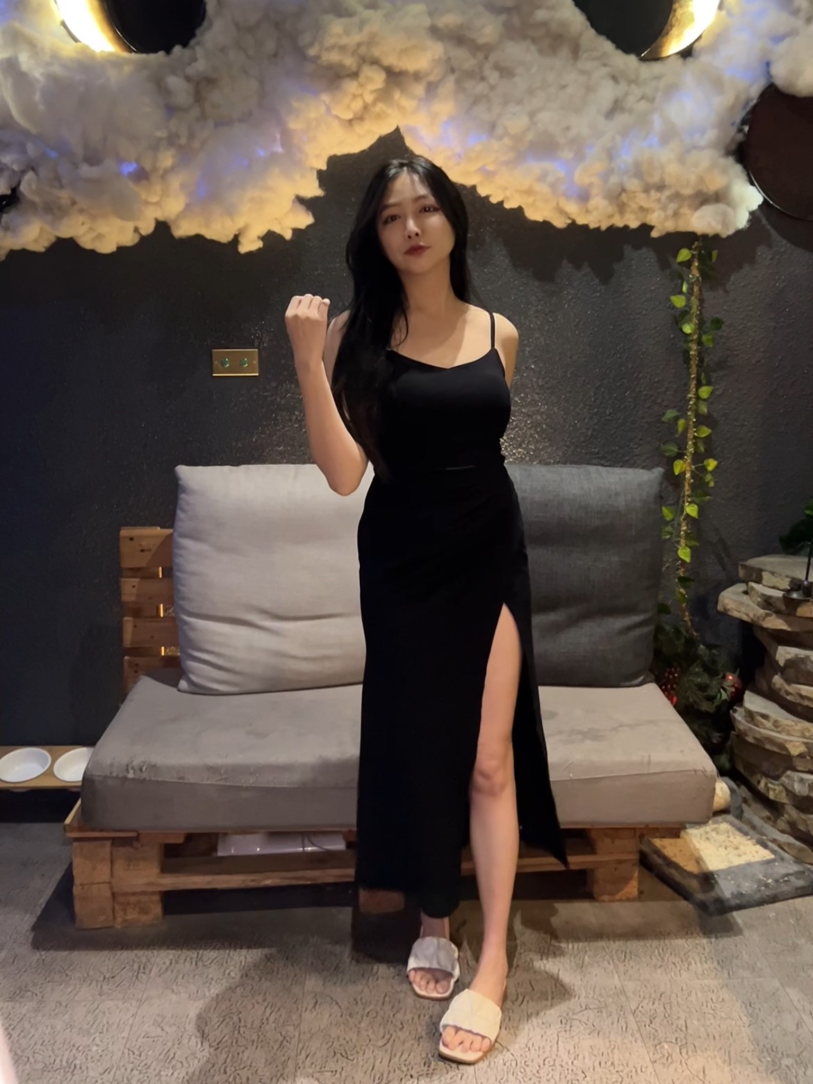 開岔微抓皺修身長洋(不可拆)