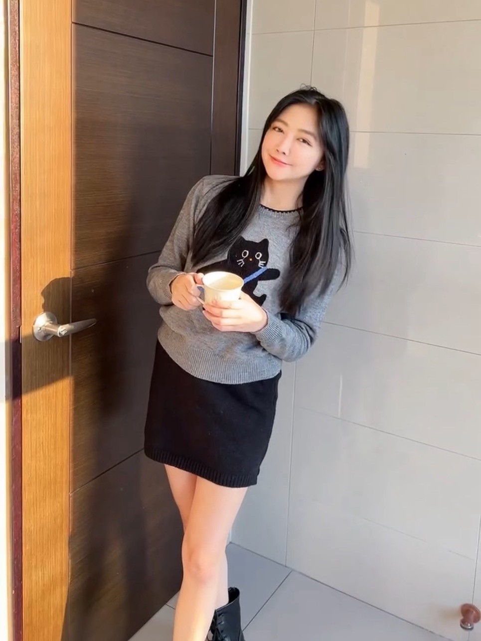 素色針織包臀短裙