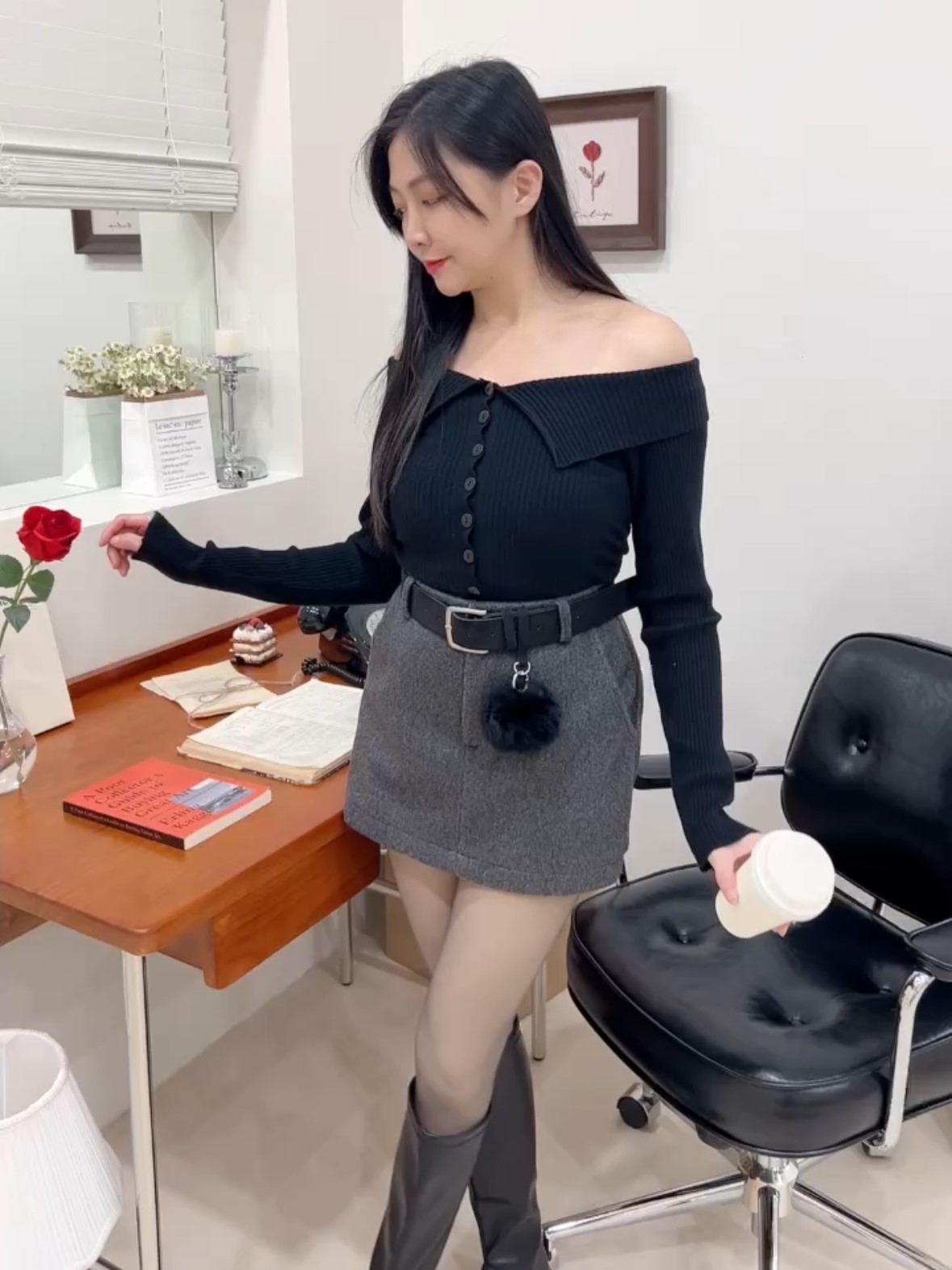 毛球造型絨絨褲裙(附皮帶)<首周限定優惠$495中>