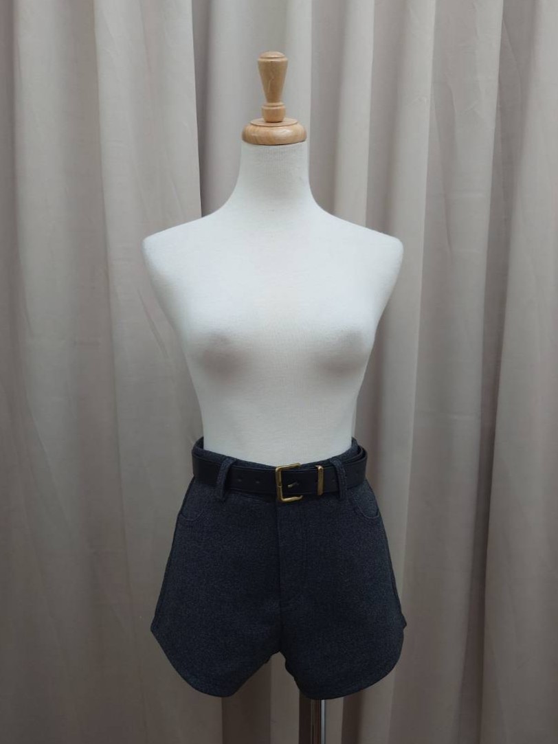 俐落高腰挺版短褲(附皮帶)
