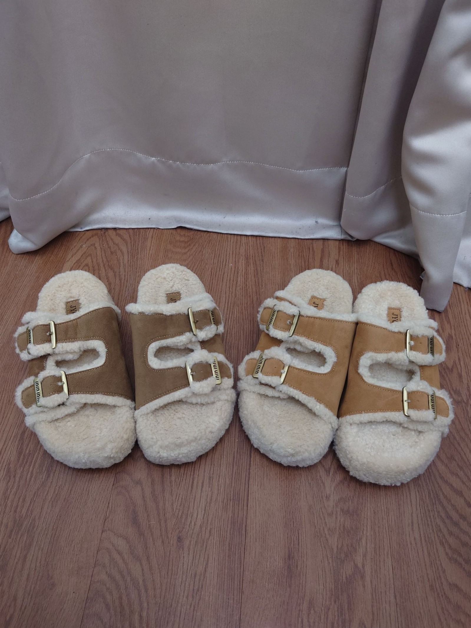 麂皮拼接毛毛後底拖鞋<首周限定優惠$590中>